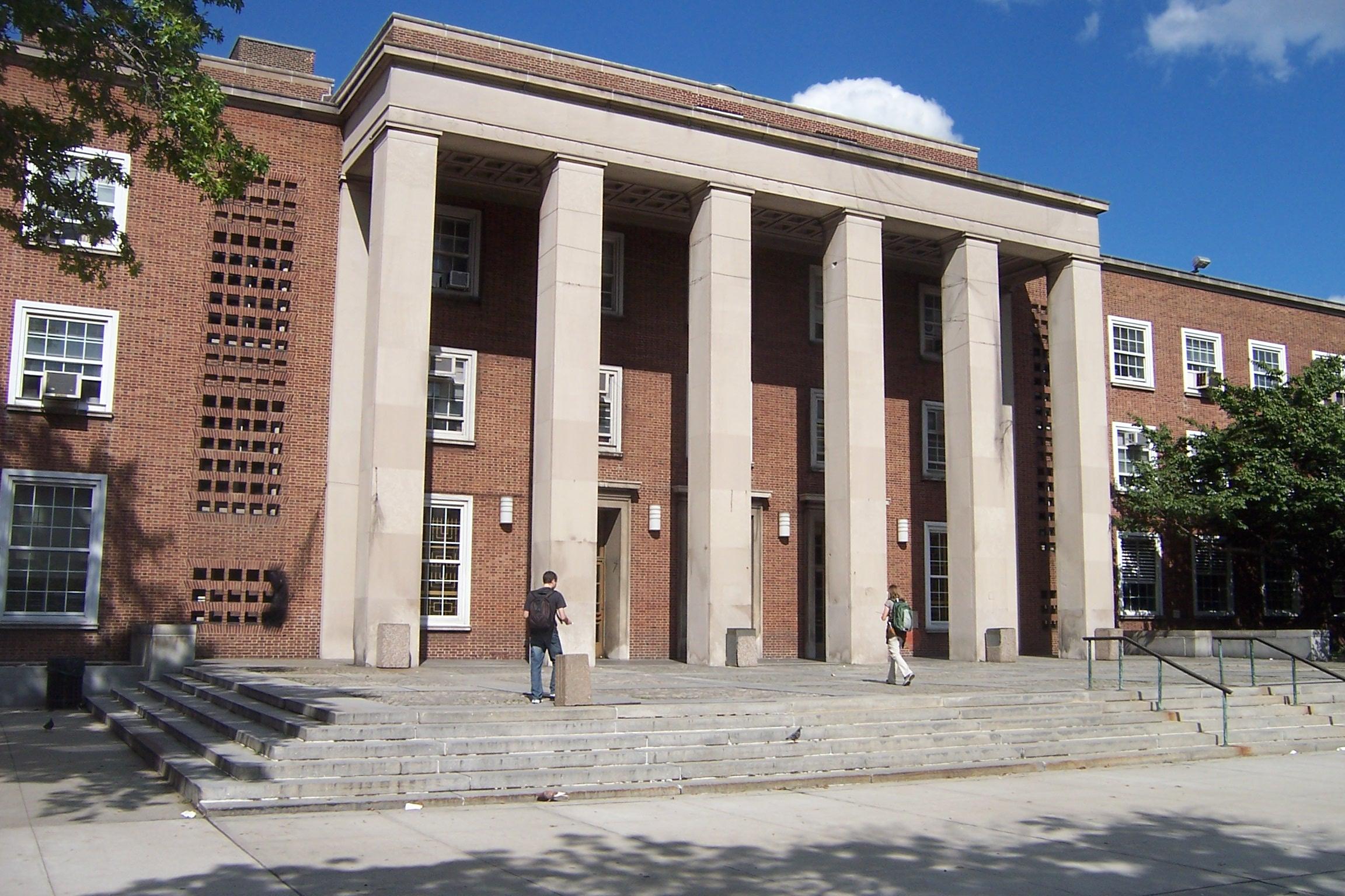 クイーンズ区庁舎